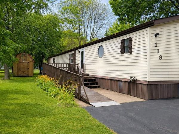 119 Oak Park Drive, Menasha, WI 54952