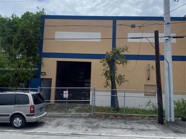 2720 W 3rd Ct , Hialeah, FL 33010