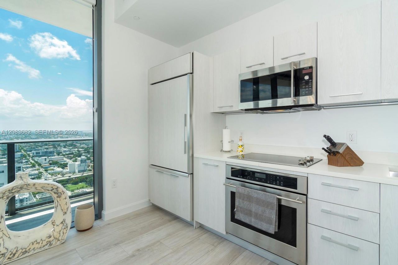 55 SW 9th St , Unit 4206, Miami, FL 33130 Photo