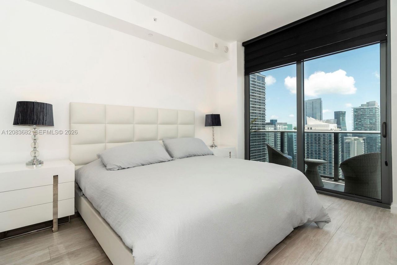 55 SW 9th St , Unit 4206, Miami, FL 33130 Photo