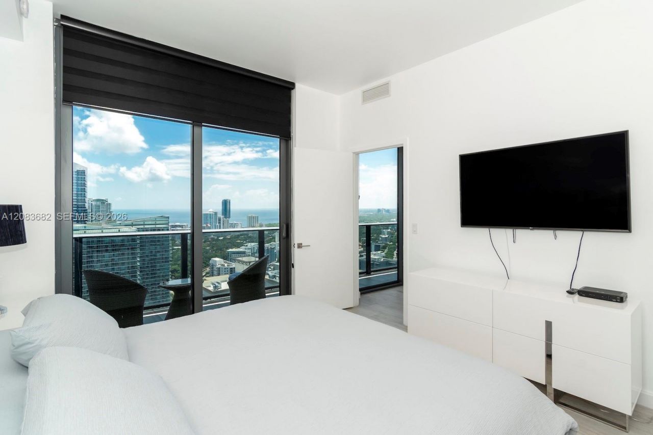 55 SW 9th St , Unit 4206, Miami, FL 33130 Photo