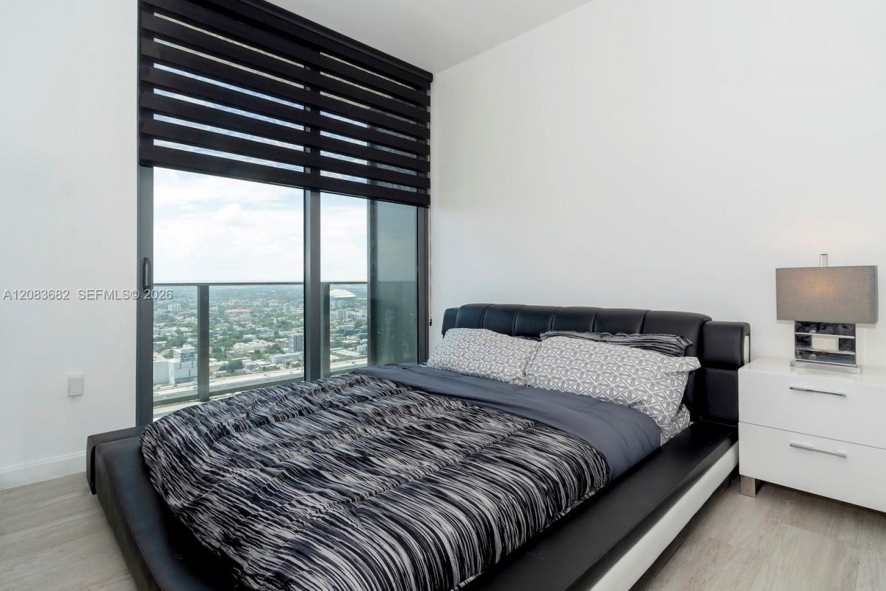 55 SW 9th St , Unit 4206, Miami, FL 33130 Photo