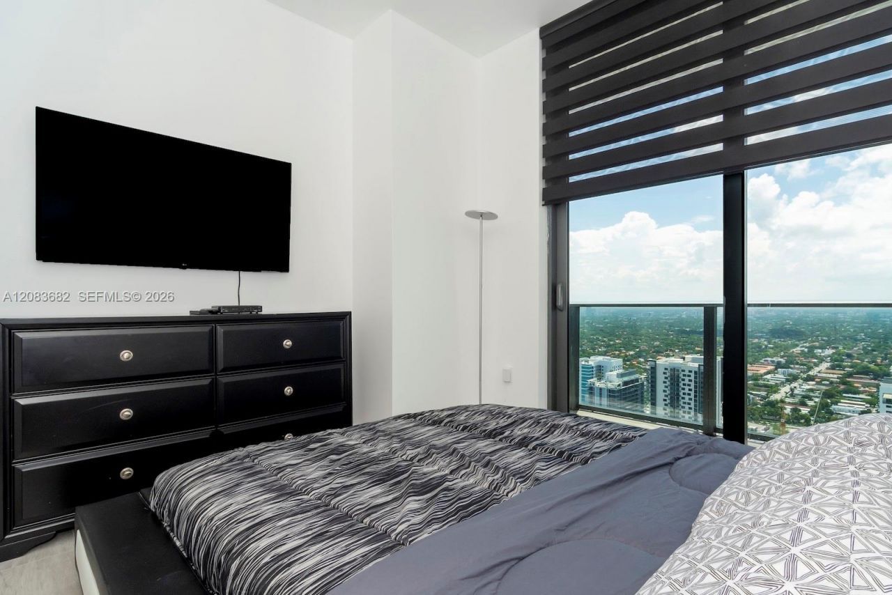 55 SW 9th St , Unit 4206, Miami, FL 33130 Photo