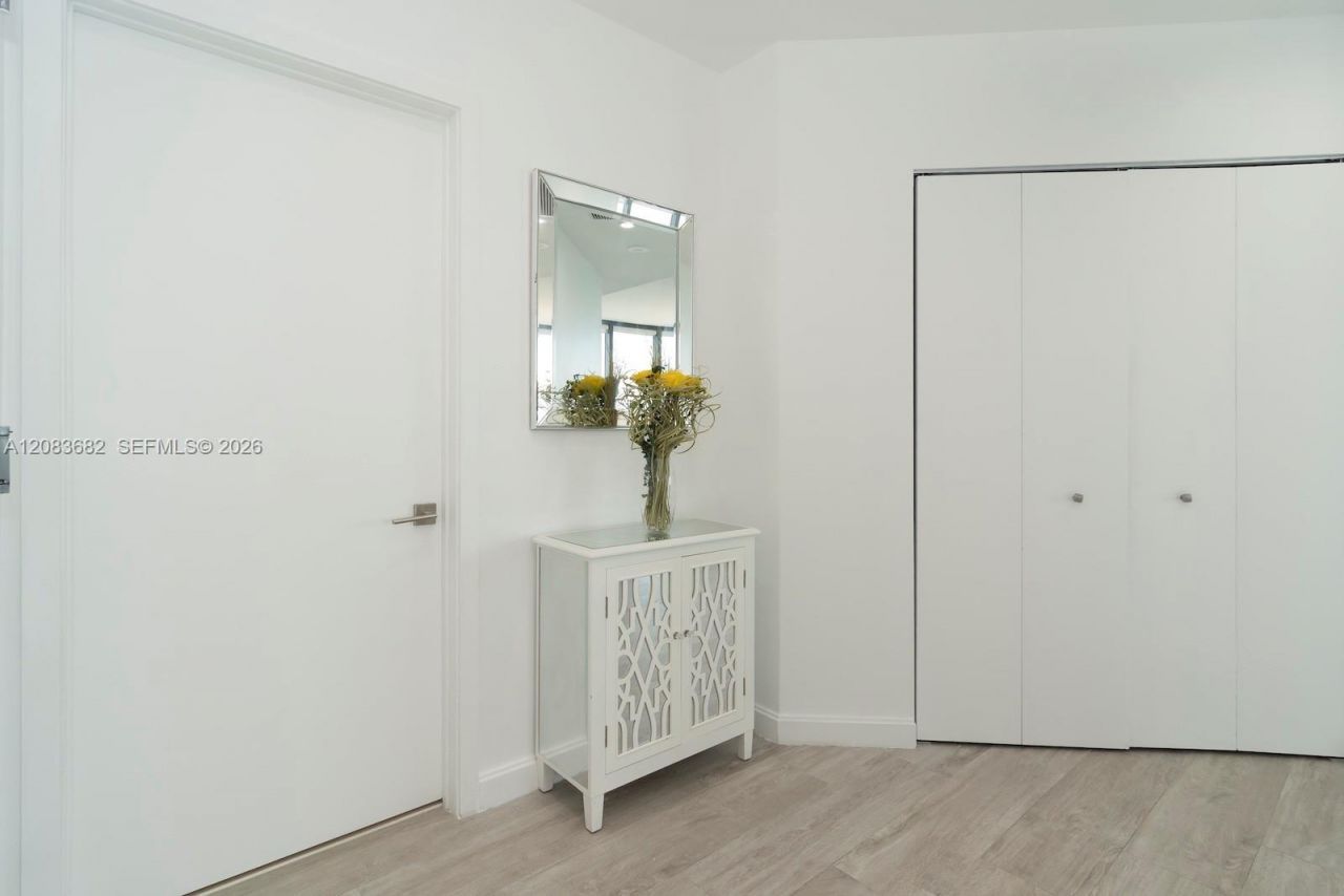 55 SW 9th St , Unit 4206, Miami, FL 33130 Photo