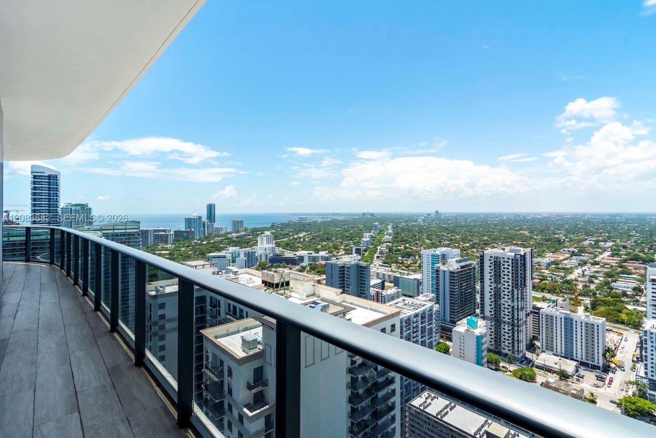 55 SW 9th St , Unit 4206, Miami, FL 33130 Photo