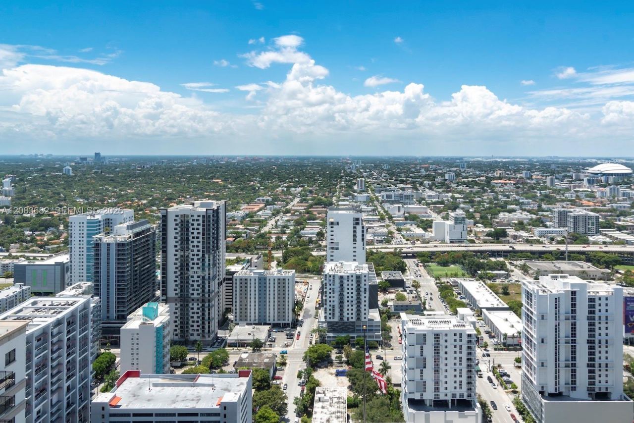 55 SW 9th St , Unit 4206, Miami, FL 33130 Photo