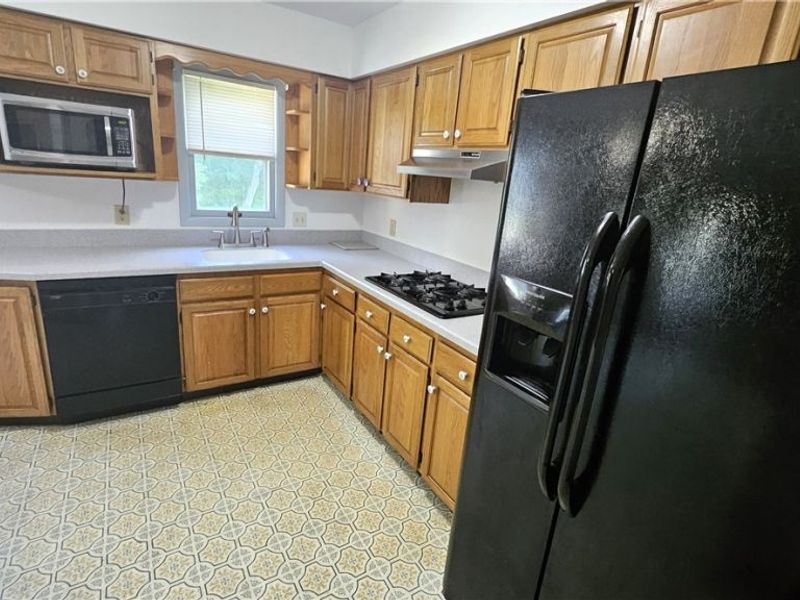 28305 Cannon Road, Solon, OH 44139 Photo 10
