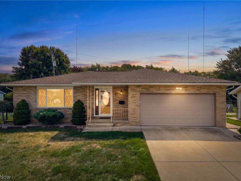 1709 Winchester Drive, Parma, OH 44134 Photo 2