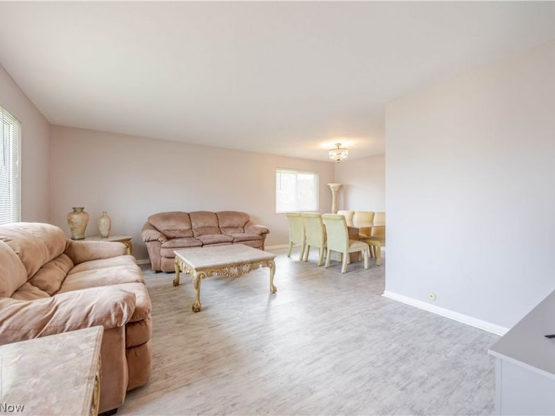 1709 Winchester Drive, Parma, OH 44134 Photo 8