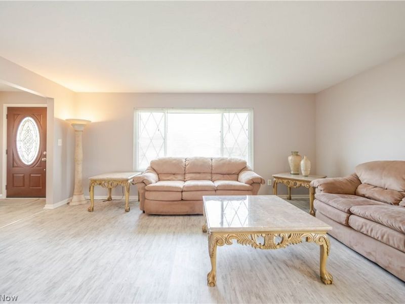1709 Winchester Drive, Parma, OH 44134 Photo 9