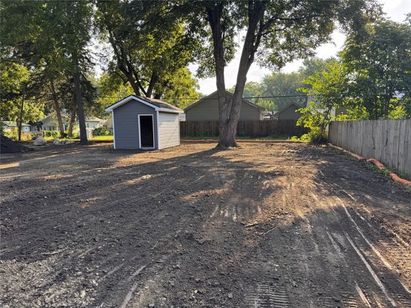 1909 E 22nd Street, Des Moines, IA 50317