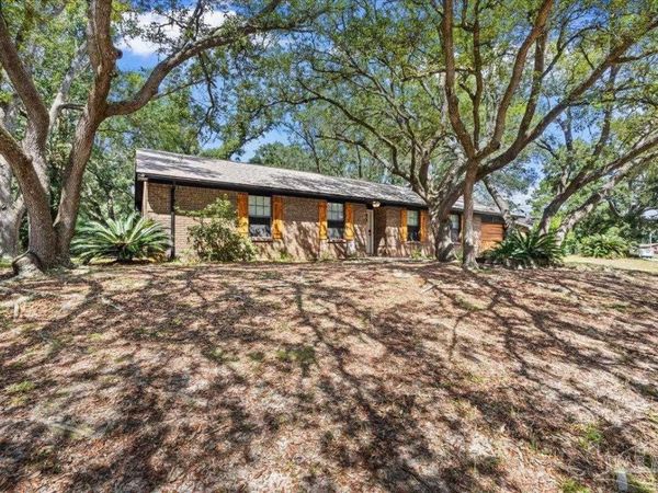 8191 Sedgefield Dr, Pensacola, FL 32507
