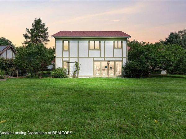 1390 E Haslett Road, Williamston, MI 48895