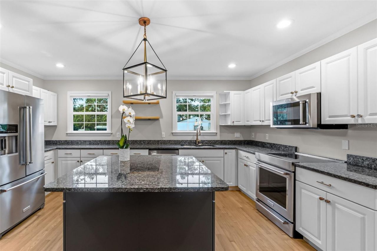 1585 South Drive, Sarasota, FL 34239 Photo