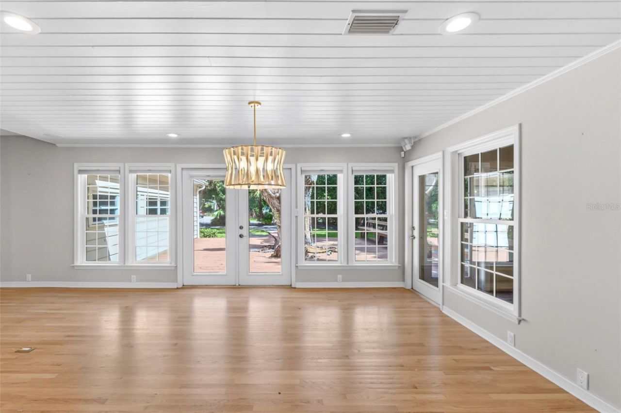 1585 South Drive, Sarasota, FL 34239 Photo