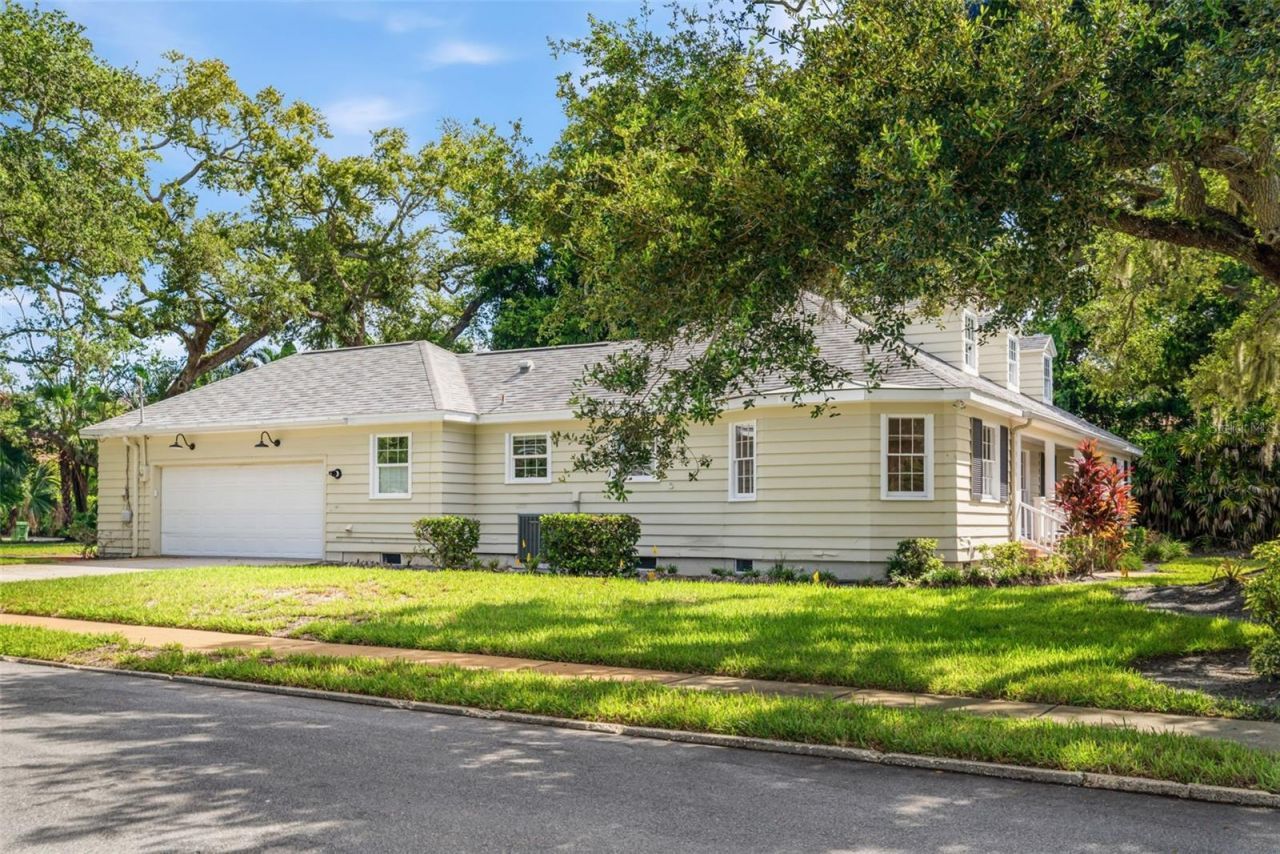 1585 South Drive, Sarasota, FL 34239 Photo