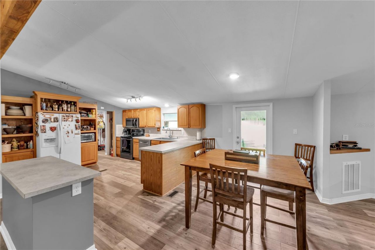 5753 N Dormany Road , Plant City, FL 33565 Photo