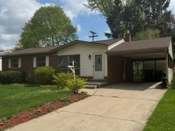 18 Tower Drive, Saline, MI 48176