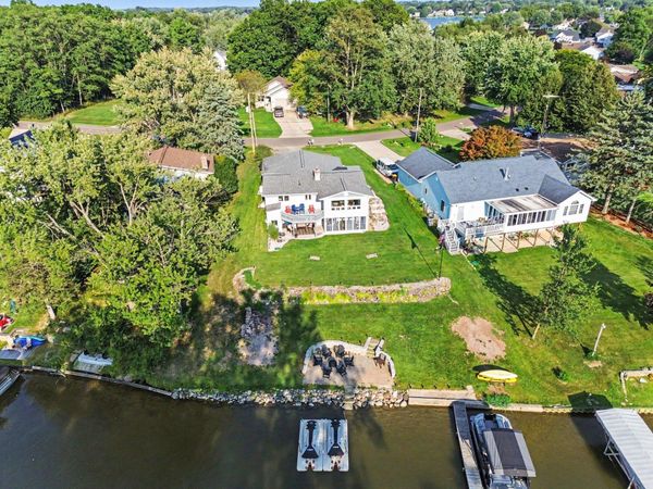 124 Claremont Circle, Brooklyn, MI 49230