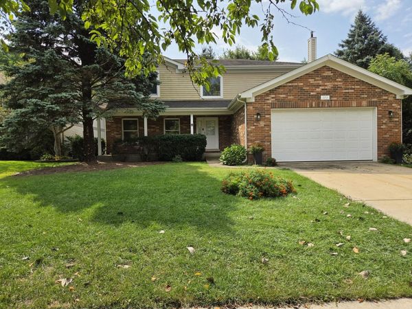 2103 E Seminole Lane , Mount Prospect, IL 60056