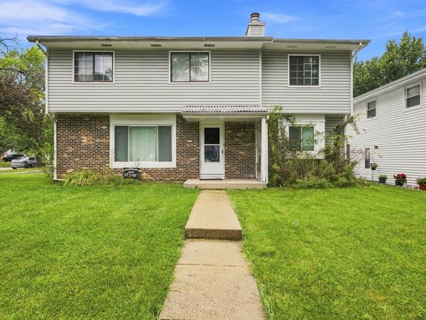 2714 Lydia Street , Waukegan, IL 60085