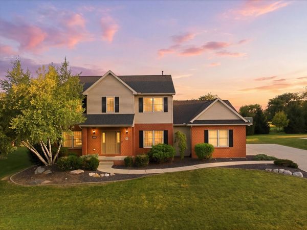 409 Whispering Pines Cc Lane, Normal, IL 61761