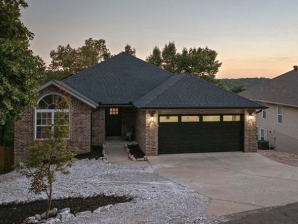 36 Hessle Circle, Bella Vista, AR 72714