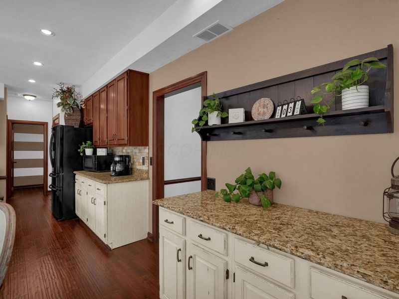 10415 Woodburn Drive, Powell, OH 43065 Photo 12
