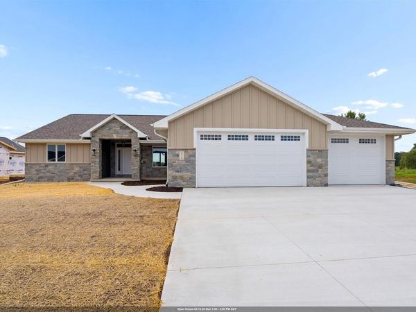 212 KERRIGAN DRIVE, Wrightstown, WI 54180