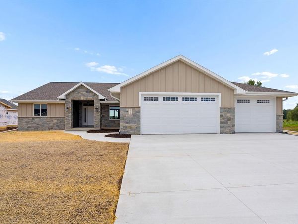 212 KERRIGAN DRIVE, Wrightstown, WI 54180