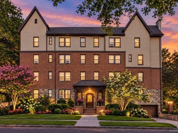 10 Oakridge Place, Unit 8D, Eastchester, NY 10709
