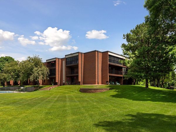 1800 Riverwood Drive , Unit 219, Burnsville, MN 55337