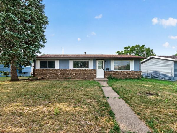 1582 3rd Street E, Saint Paul, MN 55106