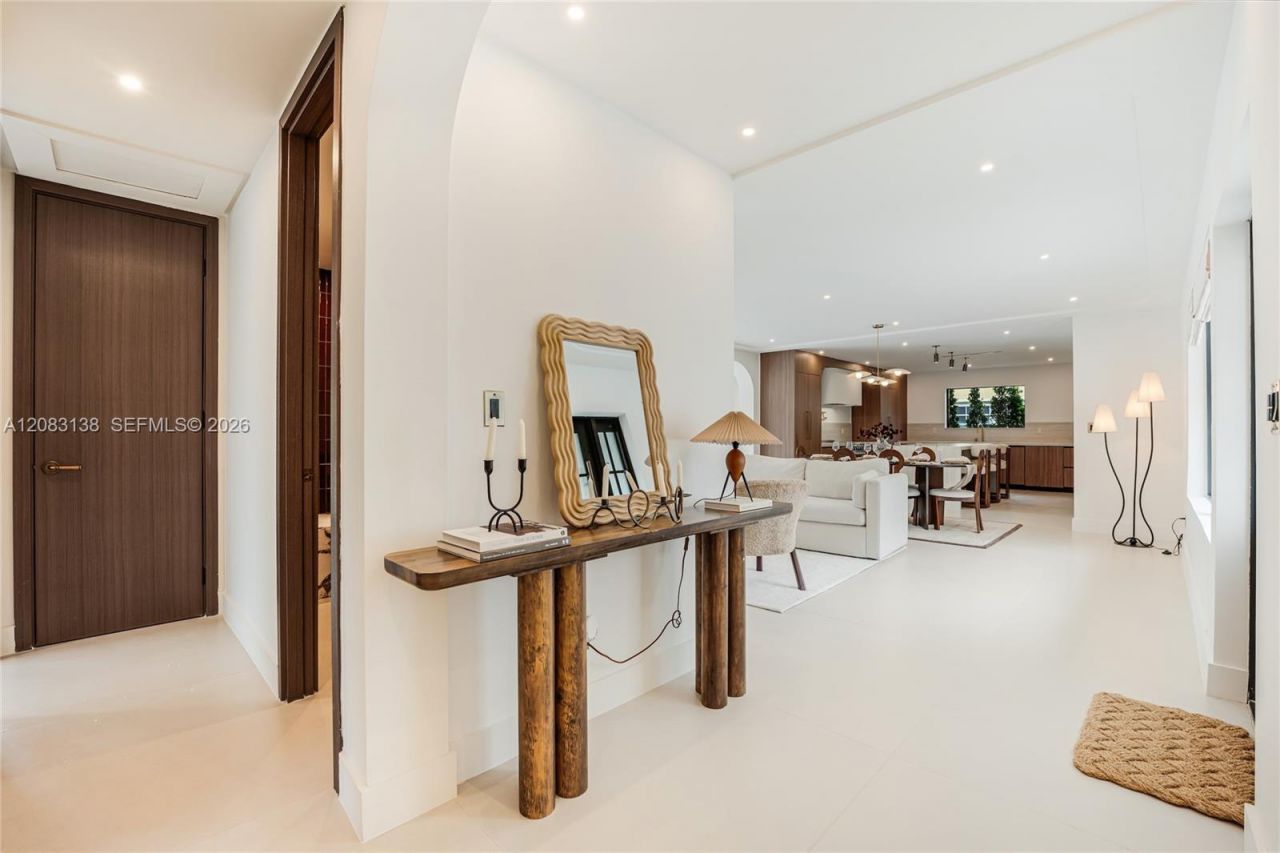 430 Miller Rd, Coral Gables, FL 33146 Photo