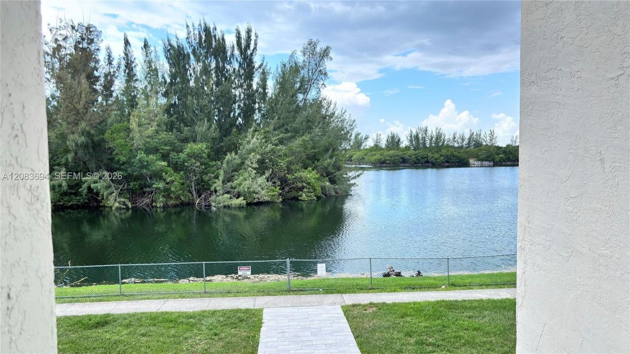 8240 SW 210th St , Unit 101, Cutler Bay, FL 33189 Photo