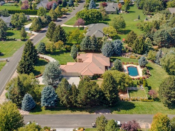 2554 W Sugar Crest Drive, Eagle, ID 83616