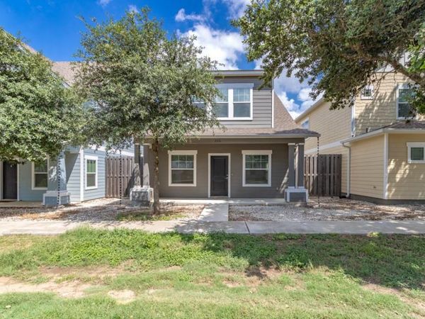 206 Munro ST , Liberty Hill, TX 78642
