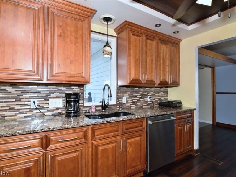 6902 Lantern Lane, Parma Heights, OH 44130 Photo 12
