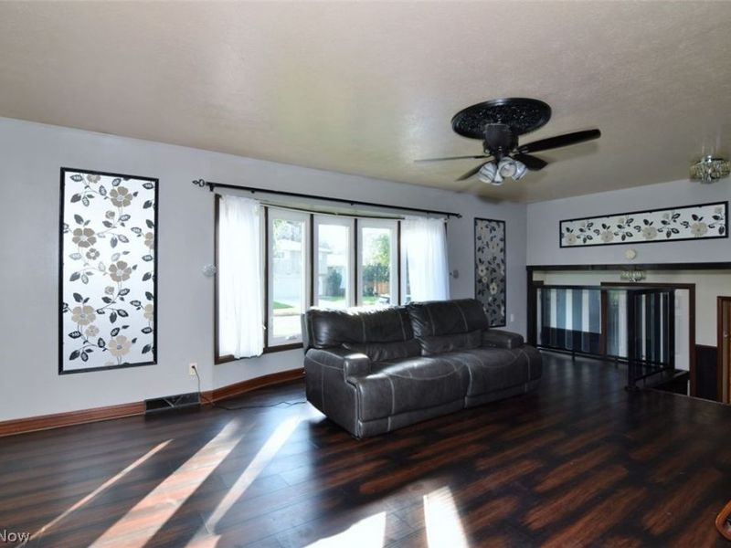 6902 Lantern Lane, Parma Heights, OH 44130 Photo 7