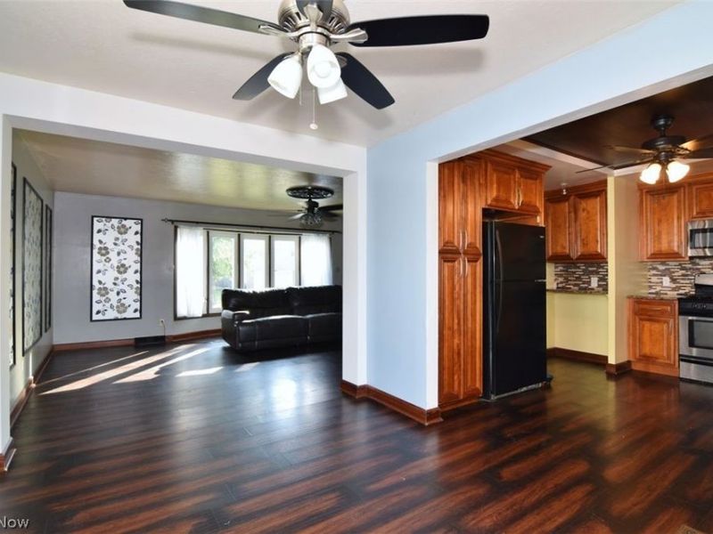 6902 Lantern Lane, Parma Heights, OH 44130 Photo 9