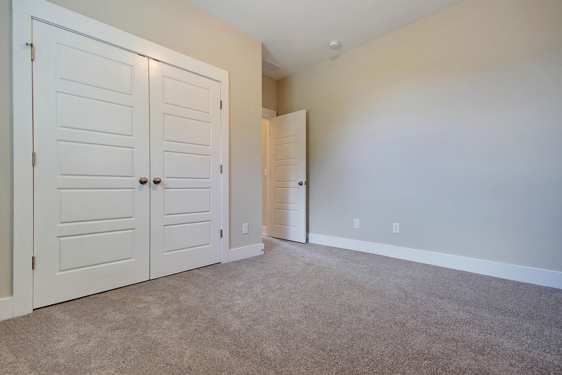237 Creek Pointe Drive Photo 12