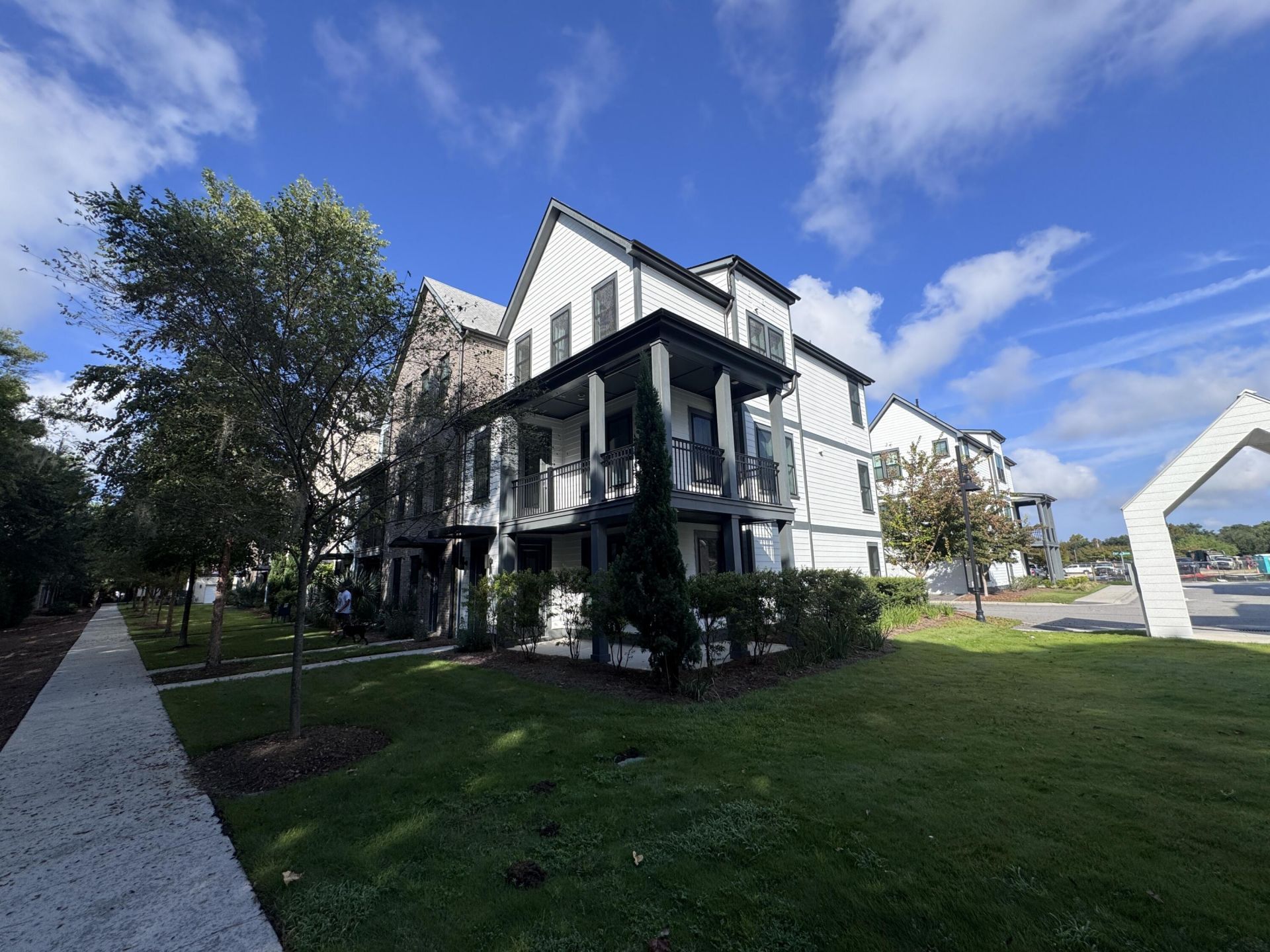 1627 Florentia Street Photo 6