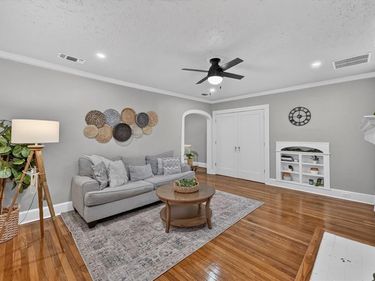 3217 Greene Avenue, Fort Worth, TX 76109
