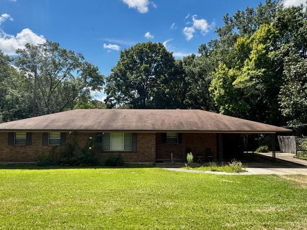 3186 Mccomb Holmesville Road, McComb, MS 39648