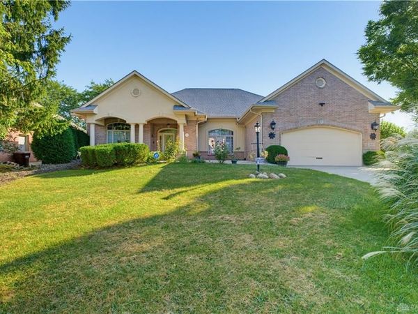 2824 Legend Falls Court, Beavercreek Township, OH 45431