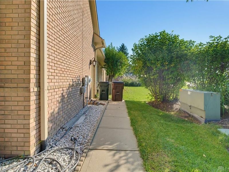 2824 Legend Falls Court, Beavercreek Township, OH 45431 Photo 5