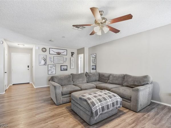 516 N Summit Drive , Henderson, NV 89002