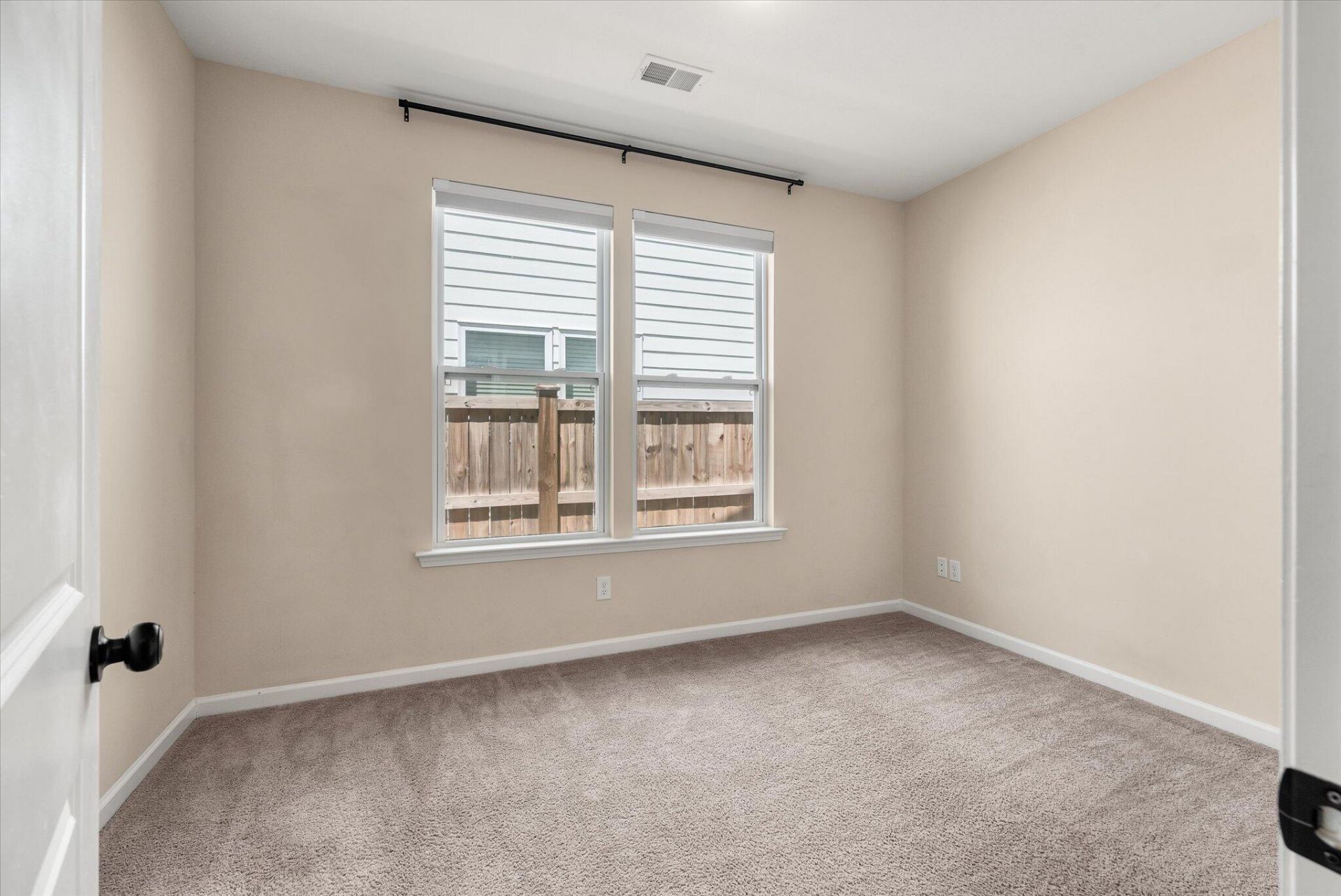 1100 Magnolia Warbler Way Photo 17