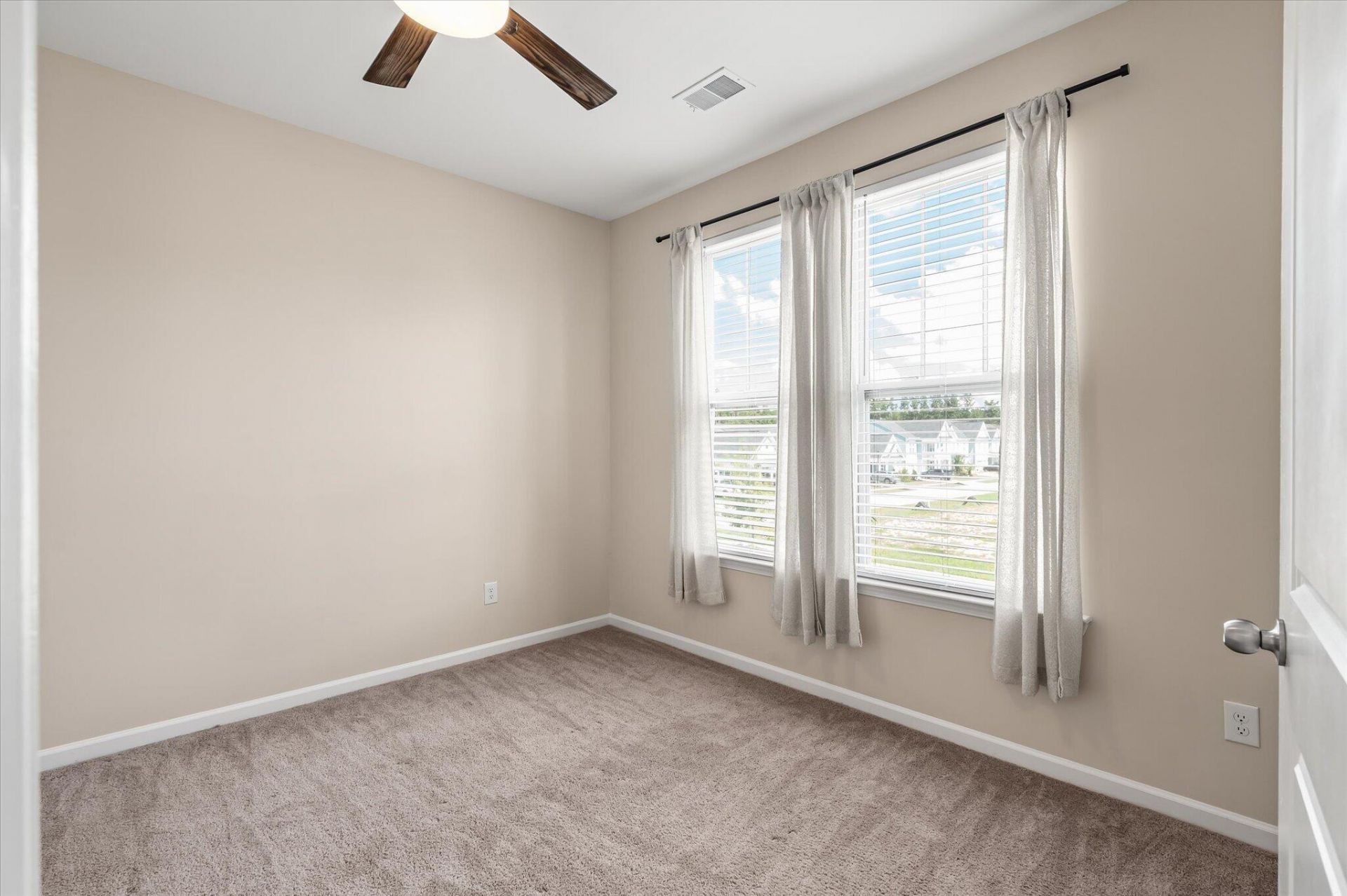 1100 Magnolia Warbler Way Photo 25