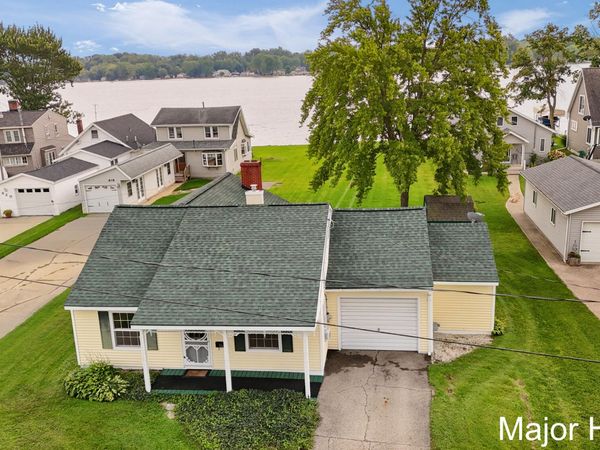 734 Lakeview Drive, Lake Odessa, MI 48849